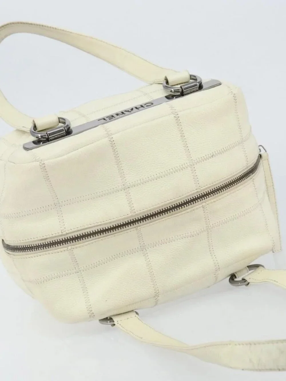 CHANEL Choco Bar Shoulder Bag Grained Calf Skin White Silver CC Auth bs30605